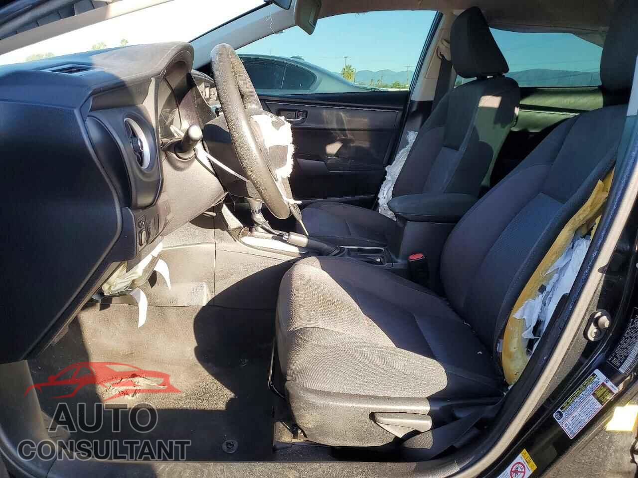 TOYOTA COROLLA 2018 - 5YFBURHE0JP855502