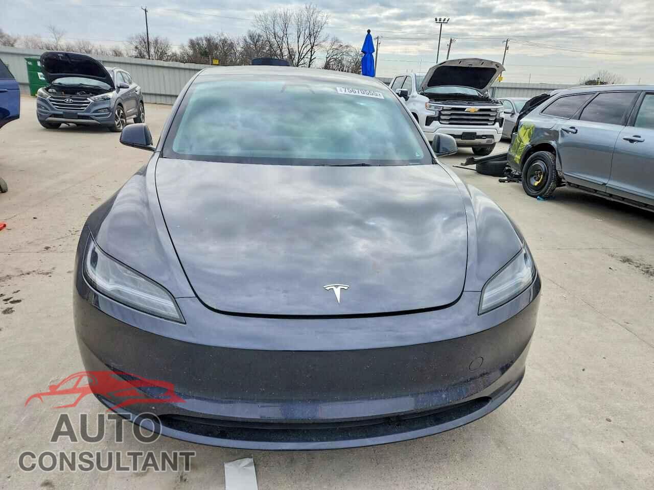 TESLA MODEL 3 2024 - 5YJ3E1EA6RF863034