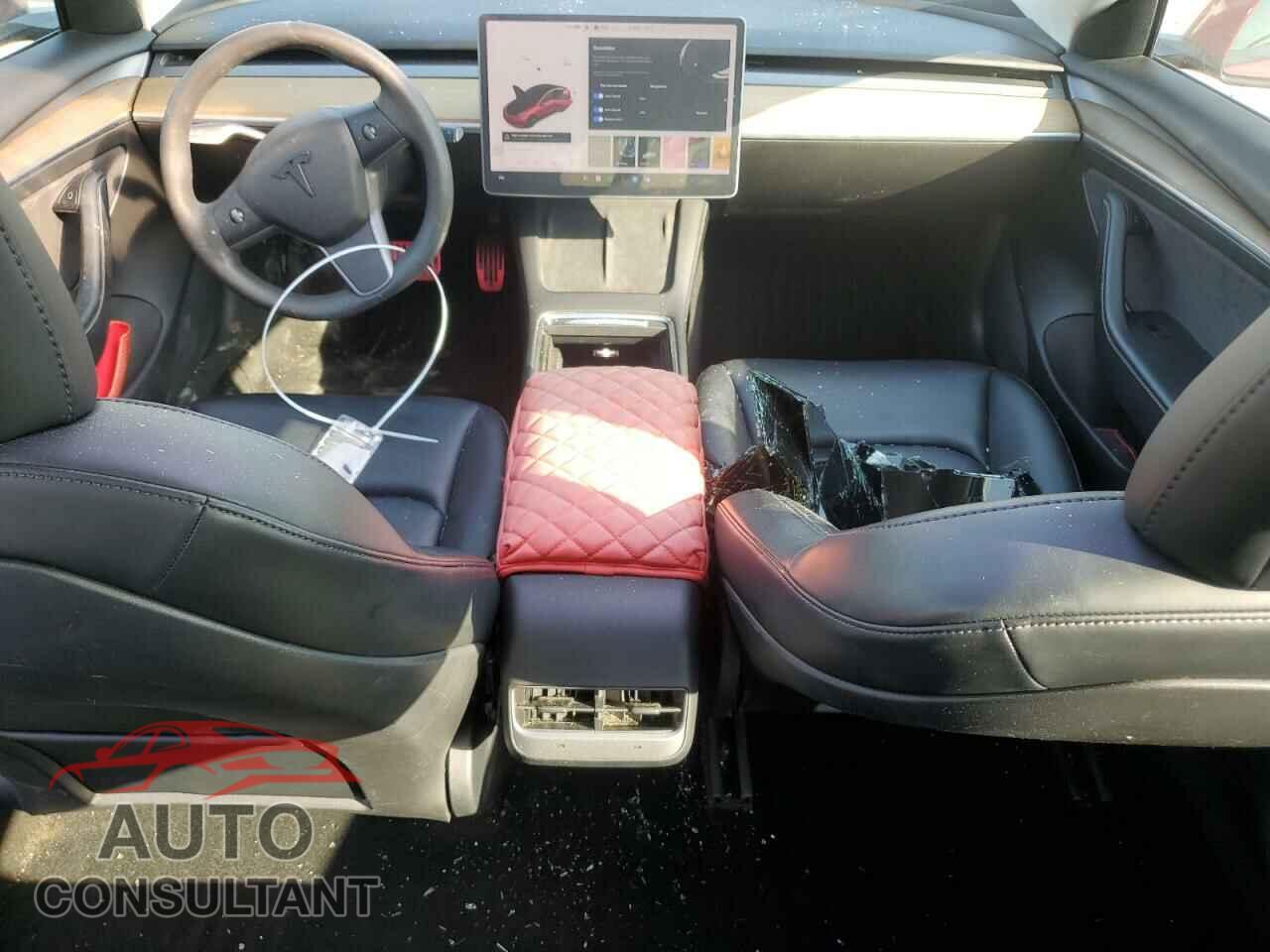 TESLA MODEL 3 2021 - 5YJ3E1EA4MF096390