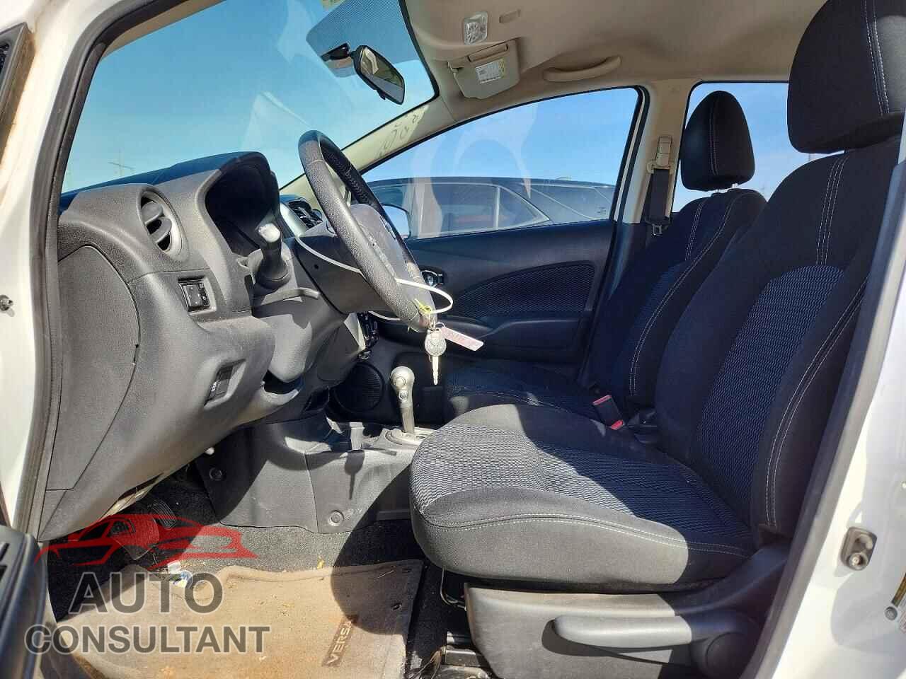 NISSAN VERSA NOTE 2015 - 3N1CE2CPXFL447193