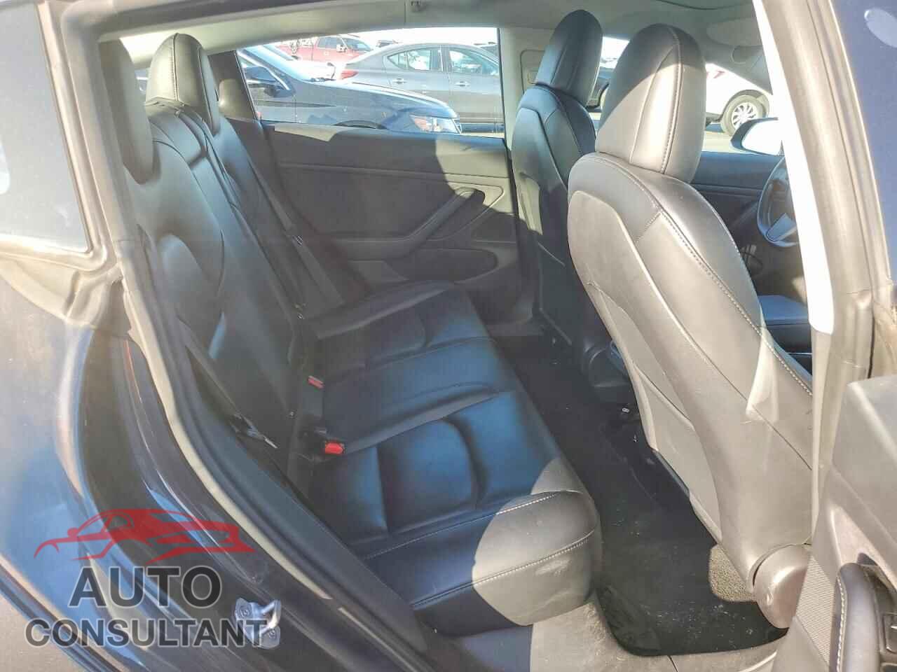 TESLA MODEL 3 2018 - 5YJ3E1EB5JF129076