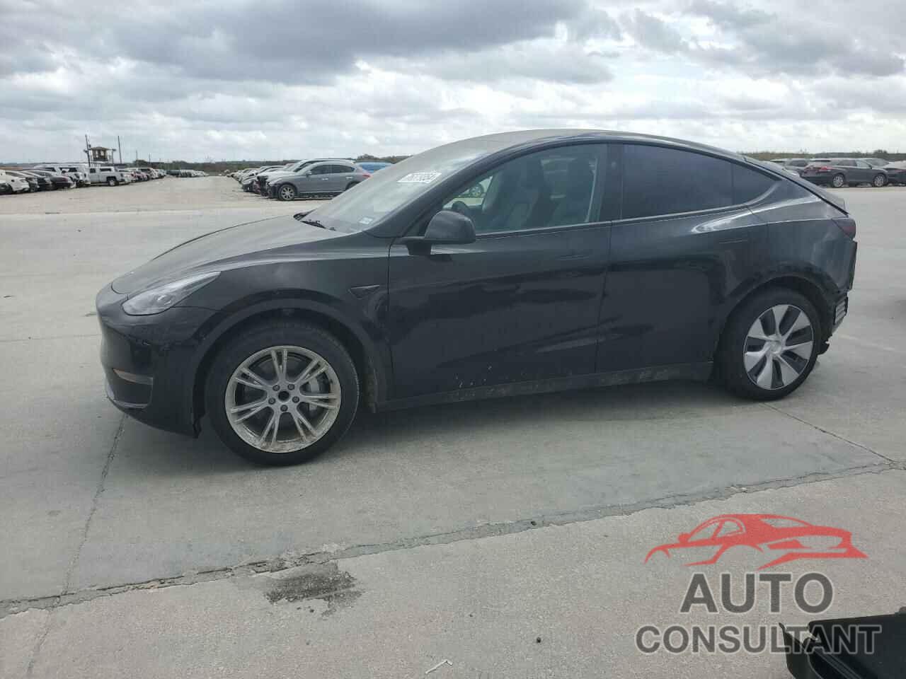 TESLA MODEL Y 2023 - 7SAYGDED7PF966667