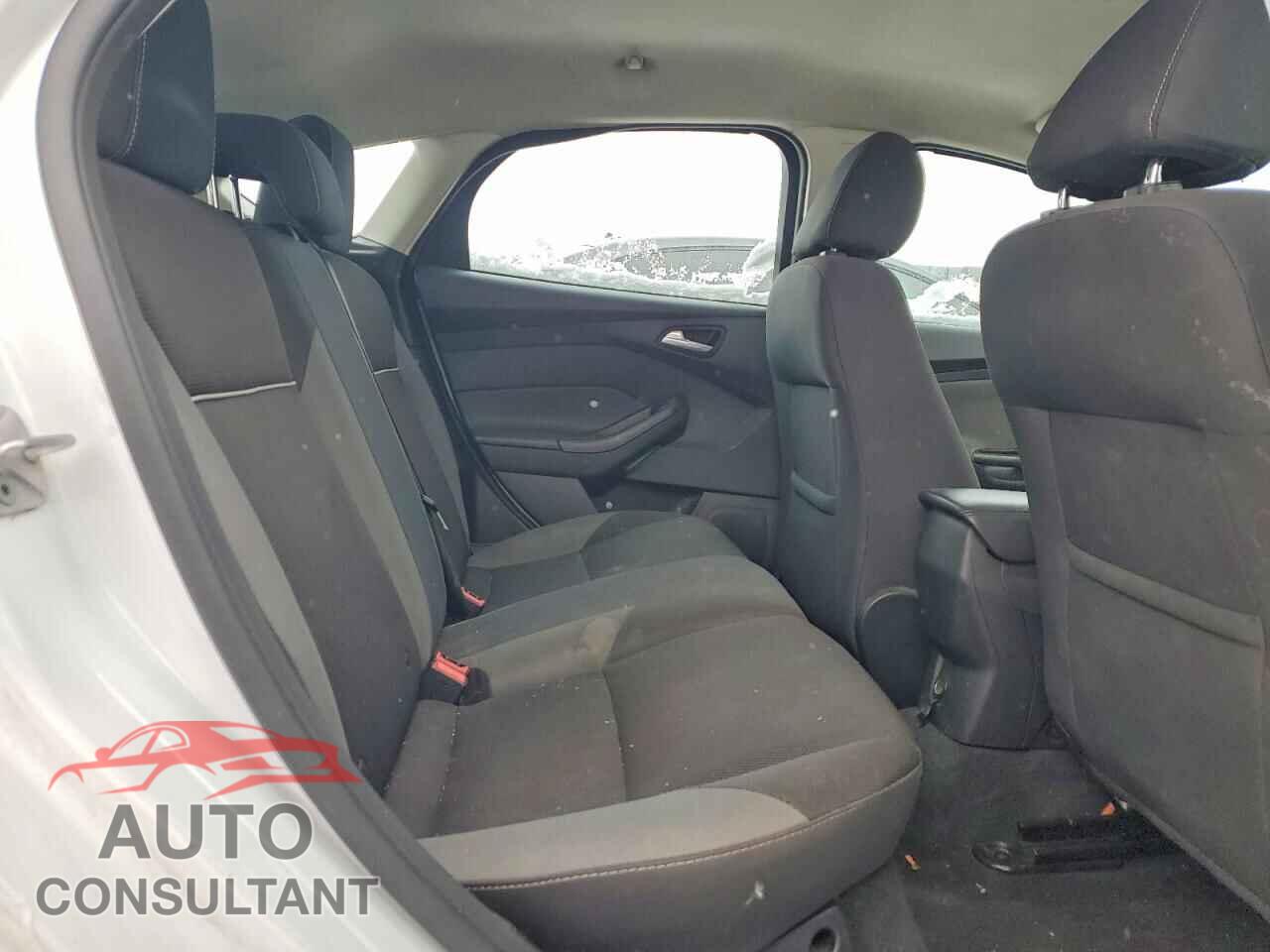 FORD FOCUS 2014 - 1FADP3K2XEL415285