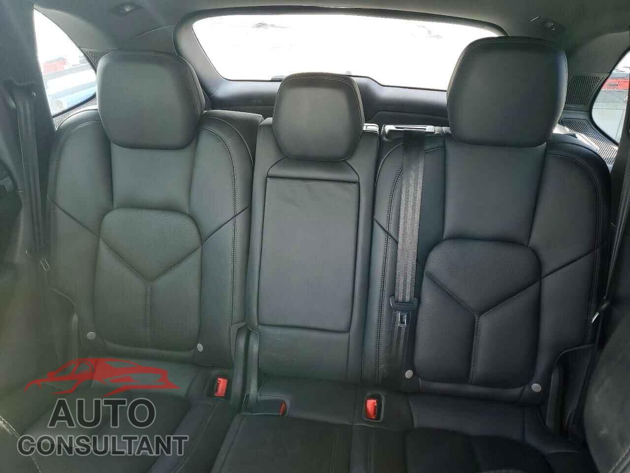 PORSCHE CAYENNE 2016 - WP1AA2A21GLA10086