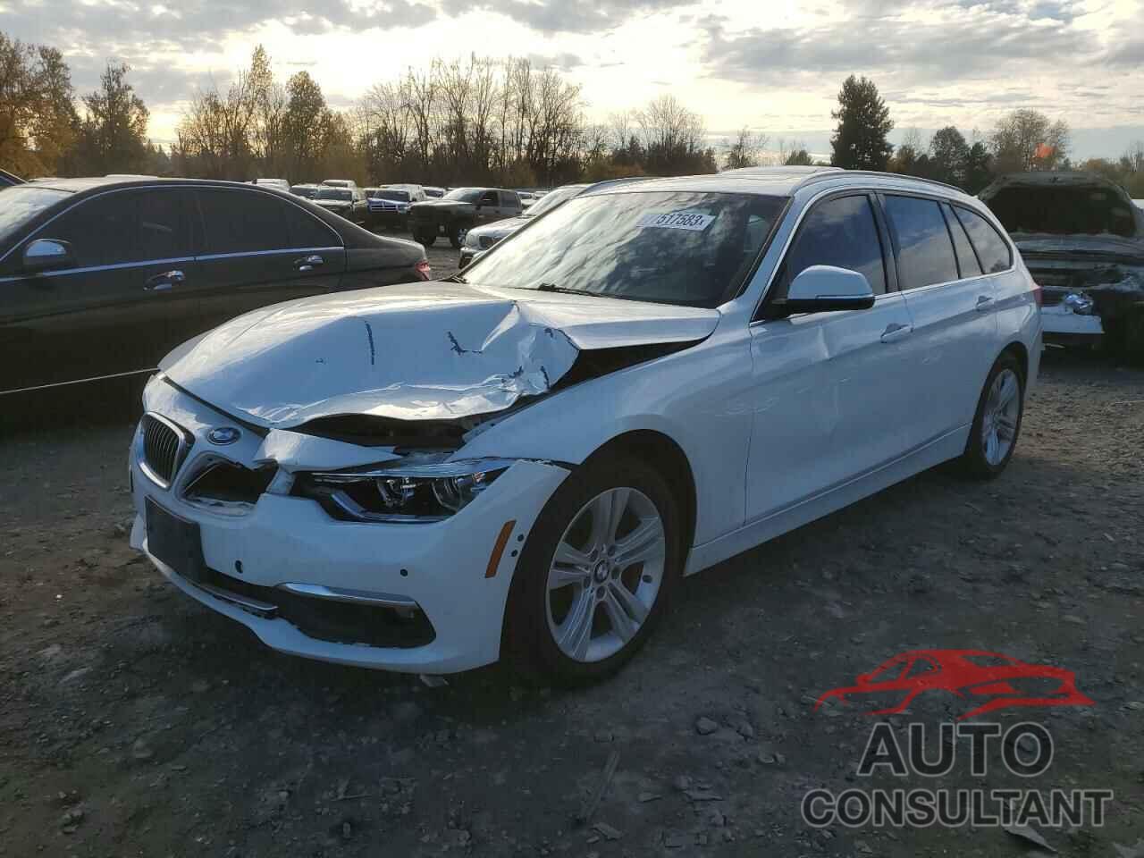 BMW 3 SERIES 2017 - WBA8J1C50HK711238