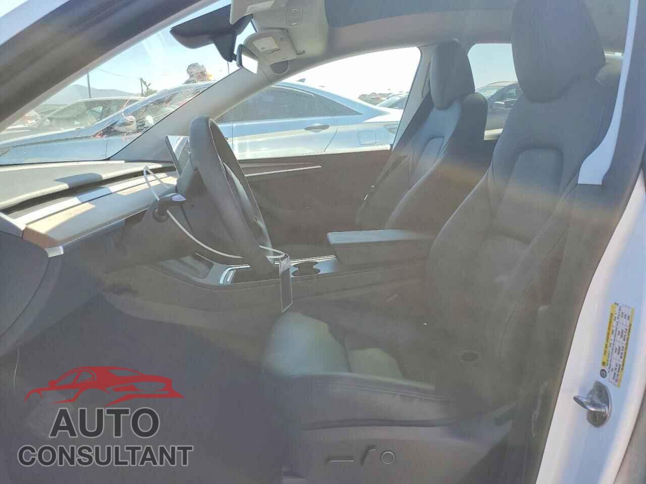 TESLA MODEL Y 2024 - 7SAYGDED7RF158192