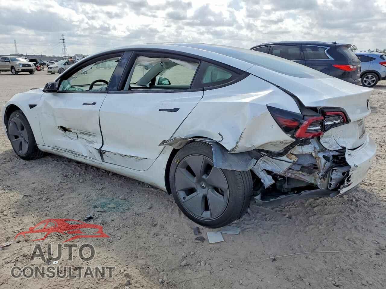 TESLA MODEL 3 2022 - 5YJ3E1EA9NF357045