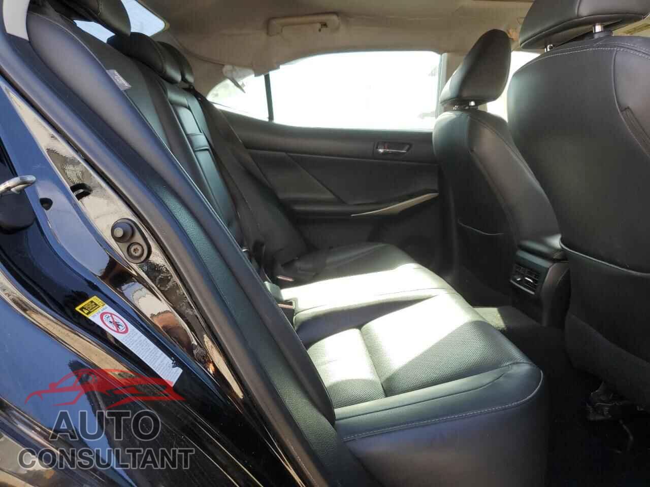 LEXUS IS 2015 - JTHBF1D29F5050902