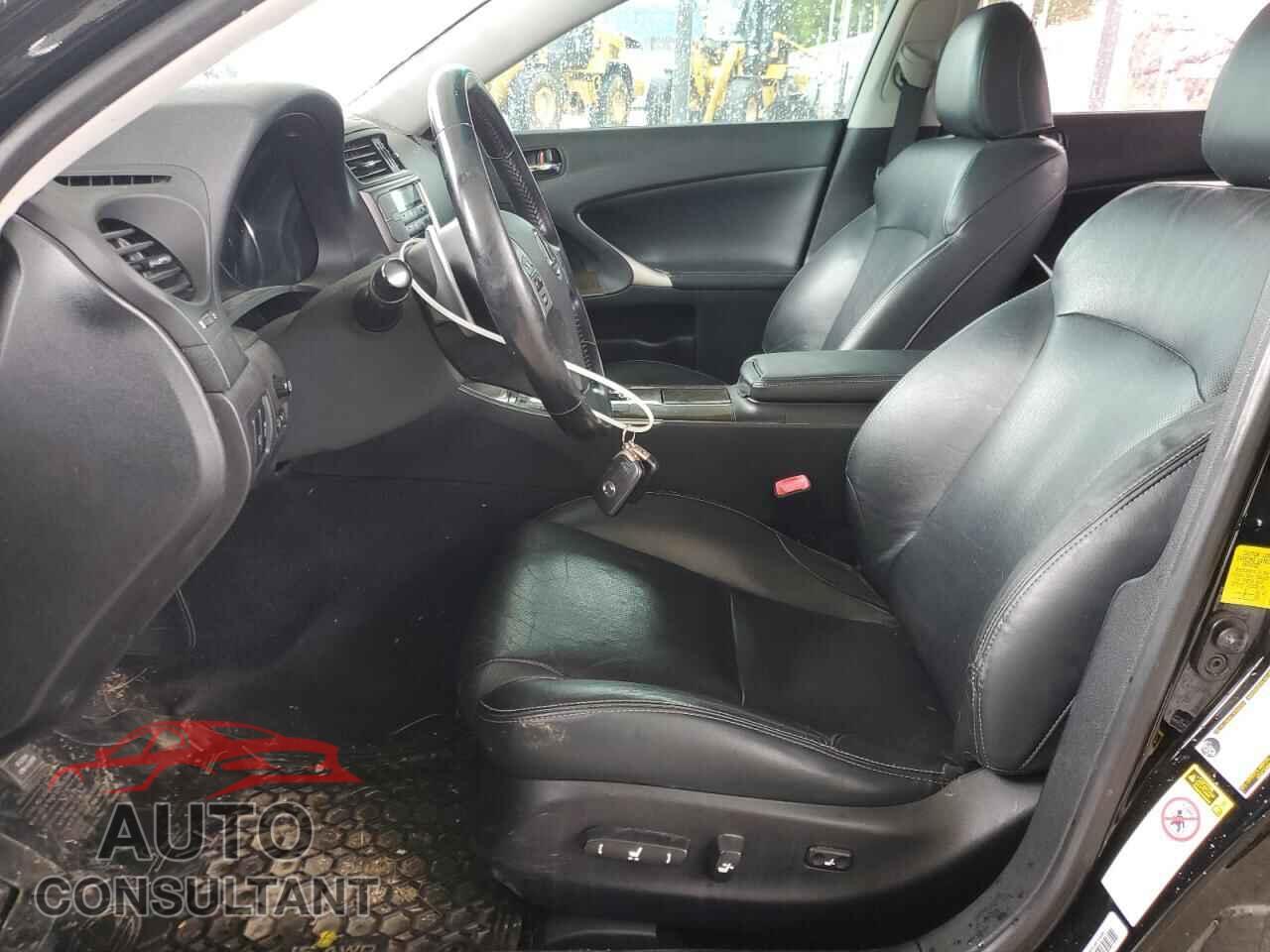 LEXUS IS 2012 - JTHCE5C29C5002120