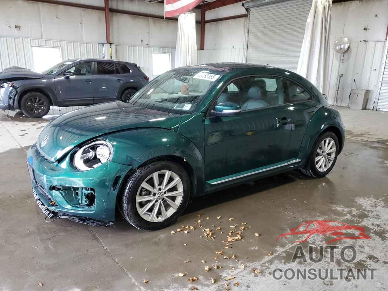 VOLKSWAGEN BEETLE 2018 - 3VWFD7AT4JM703547