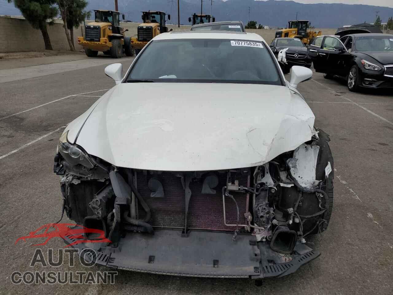 LEXUS IS 2016 - JTHBA1D22G5012928
