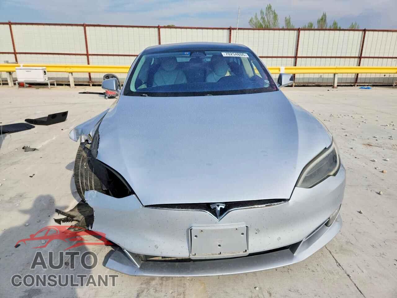 TESLA MODEL S 2018 - 5YJSA1E28JF260784