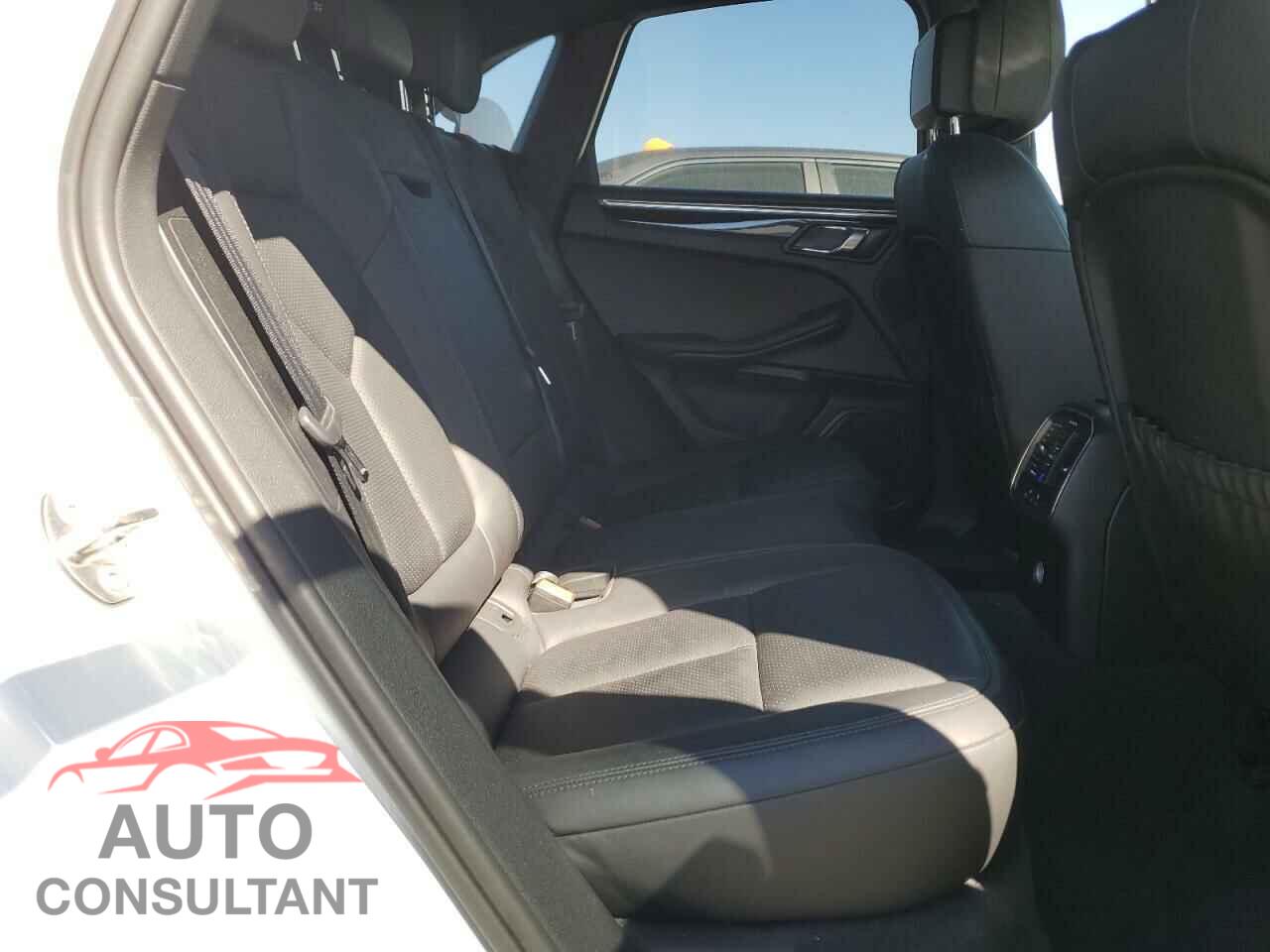 PORSCHE MACAN 2016 - WP1AB2A55GLB45627