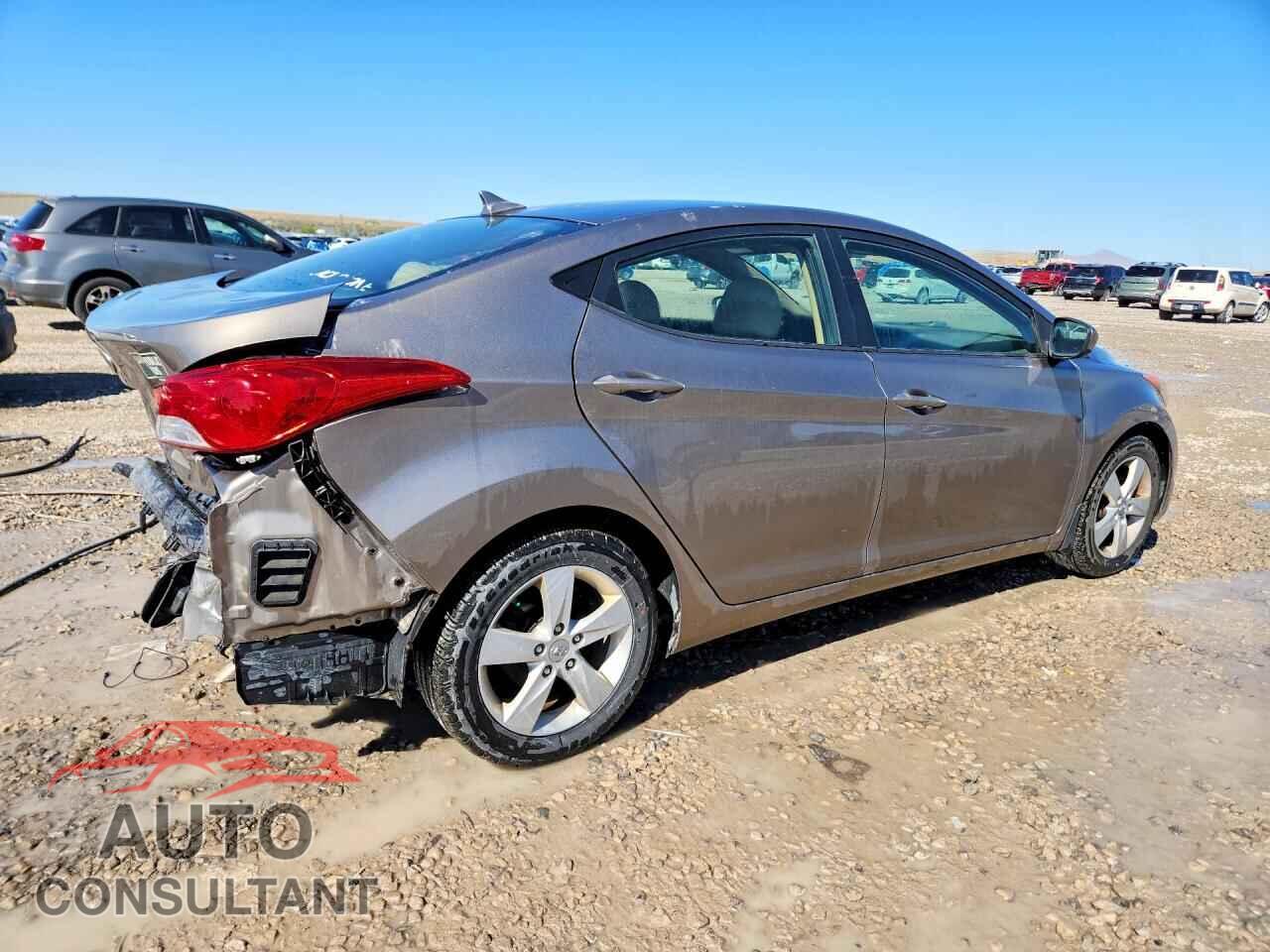 HYUNDAI ELANTRA 2013 - 5NPDH4AE4DH402575