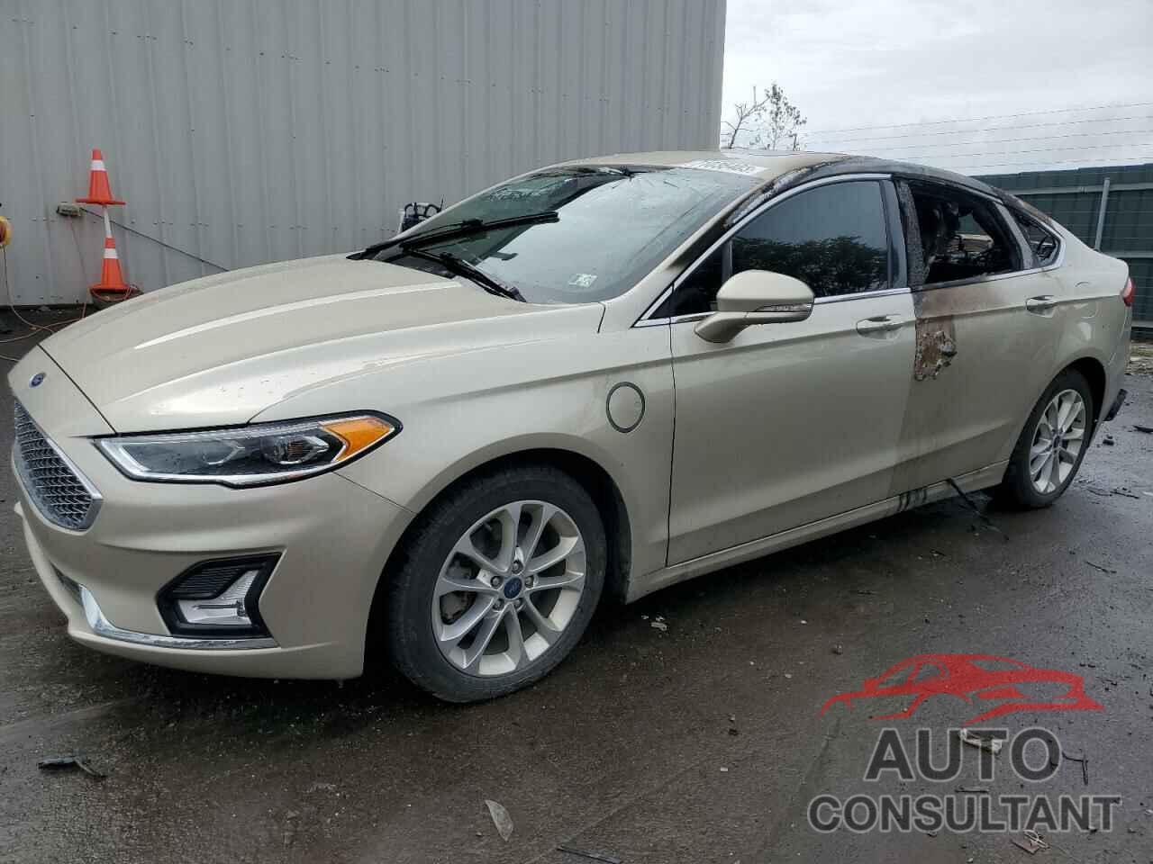 FORD FUSION 2019 - 3FA6P0SU8KR185333