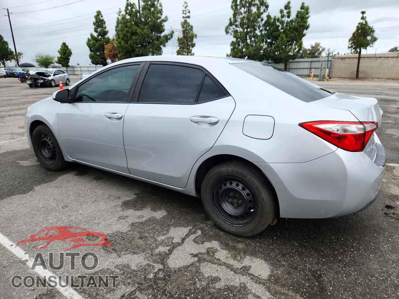 TOYOTA COROLLA 2015 - 5YFBURHE7FP194378