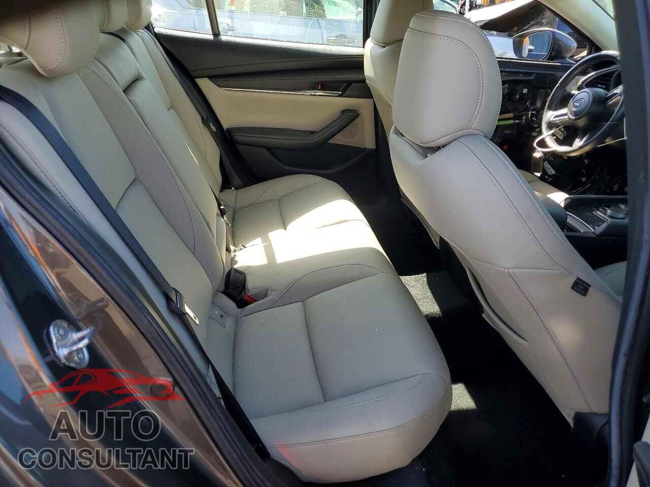 MAZDA 3 2019 - 3MZBPADL3KM112836