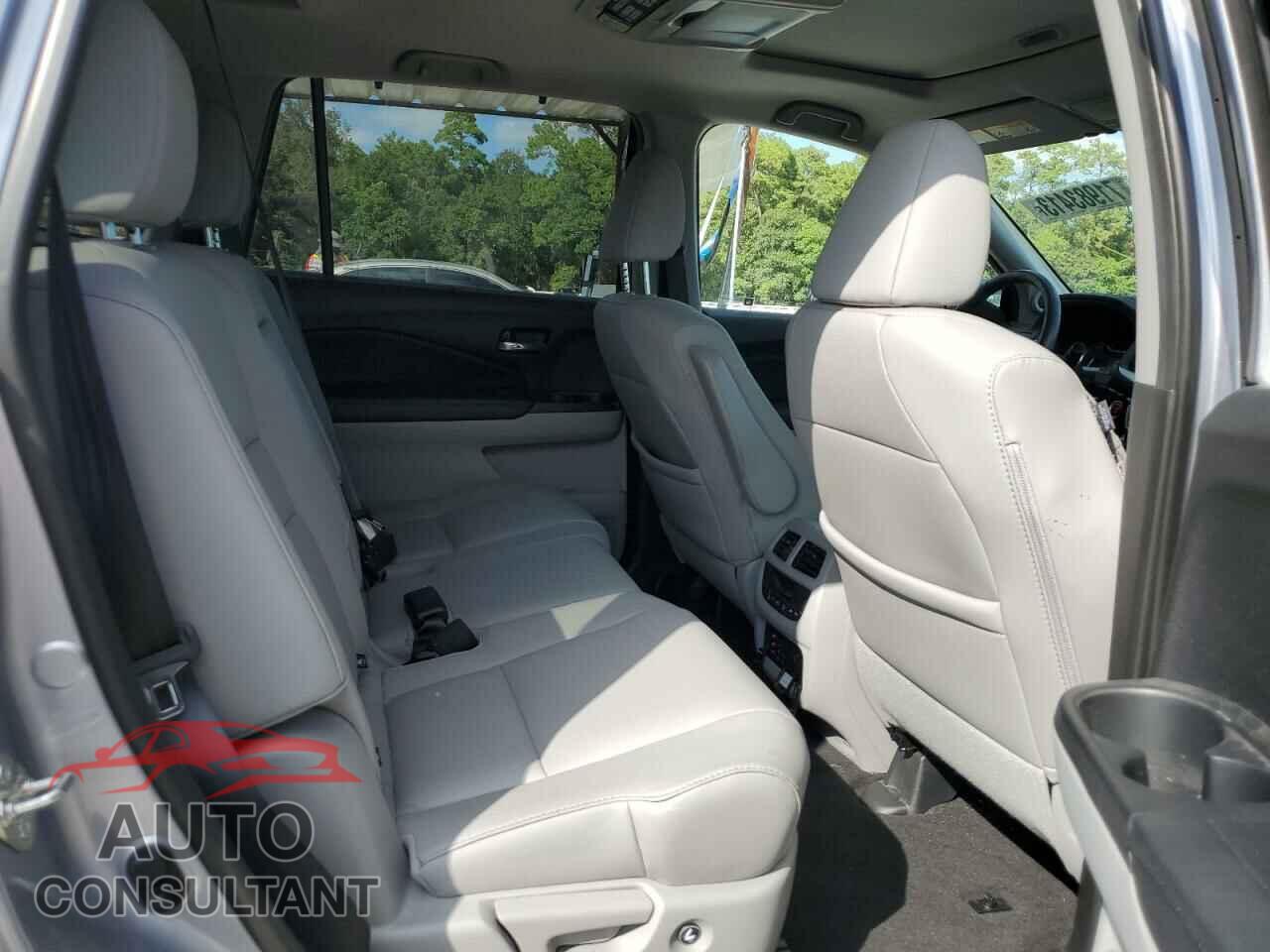 HONDA PILOT 2017 - 5FNYF5H97HB014069