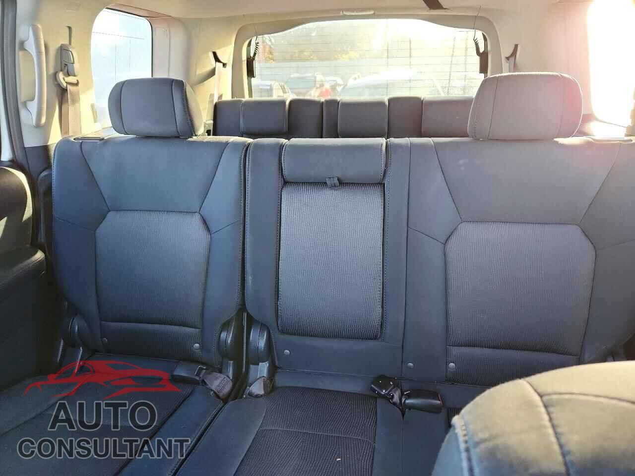 HONDA PILOT 2010 - 5FNYF4H48AB040202