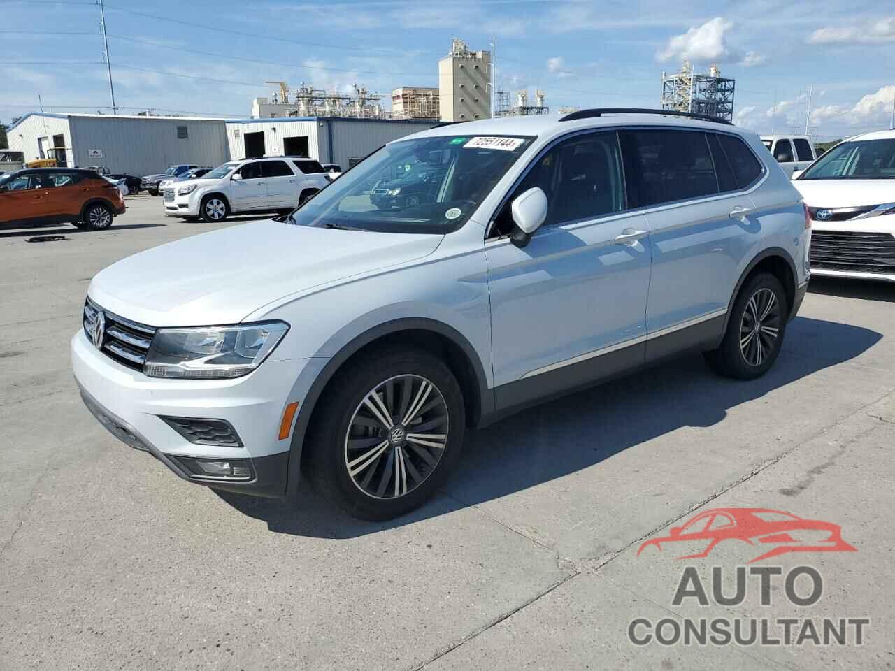 VOLKSWAGEN TIGUAN 2018 - 3VV3B7AX1JM039028