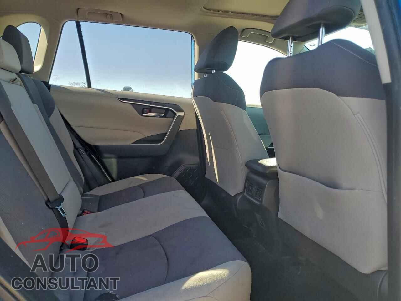 TOYOTA RAV4 2019 - JTMP1RFV2KD024668