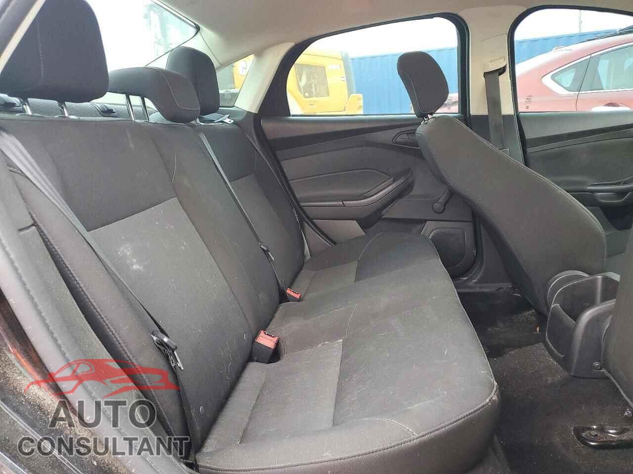 FORD FOCUS 2017 - 1FADP3E28HL293929