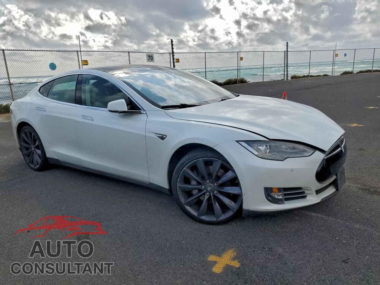 TESLA MODEL S 2014 - 5YJSA1S18EFP43340