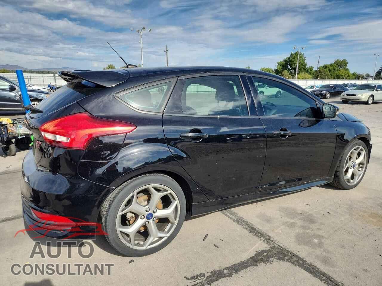 FORD FOCUS 2016 - 1FADP3L9XGL234122