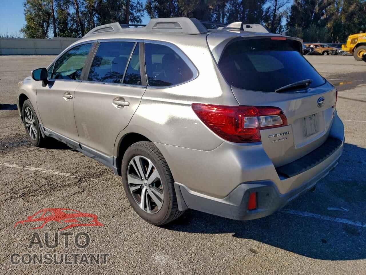 SUBARU OUTBACK 2018 - 4S4BSENC4J3217632