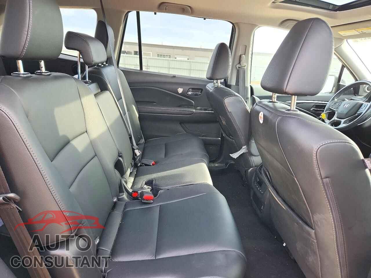 HONDA PILOT 2019 - 5FNYF6H52KB057437