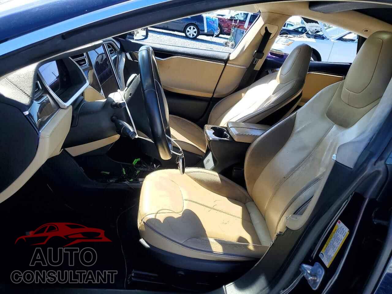 TESLA MODEL S 2013 - 5YJSA1DP2DFP17042