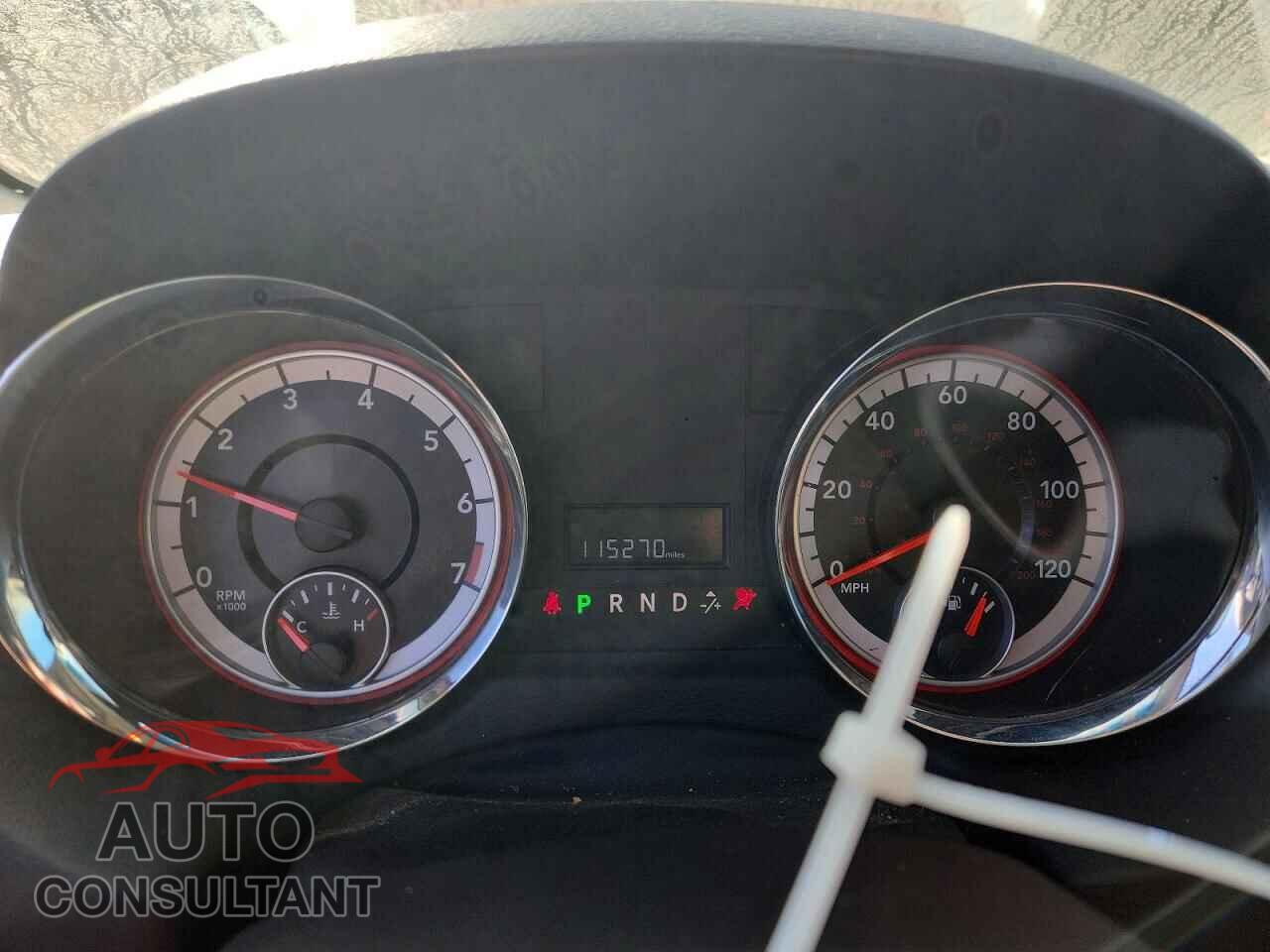 DODGE CARAVAN 2011 - 2D4RN3DG8BR608541