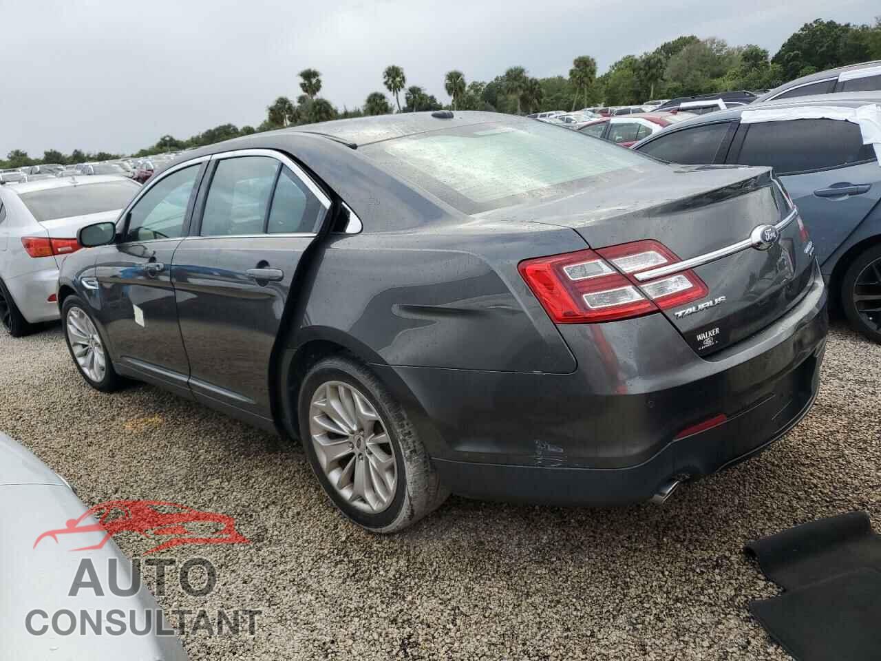 FORD TAURUS 2018 - 1FAHP2F80JG134318