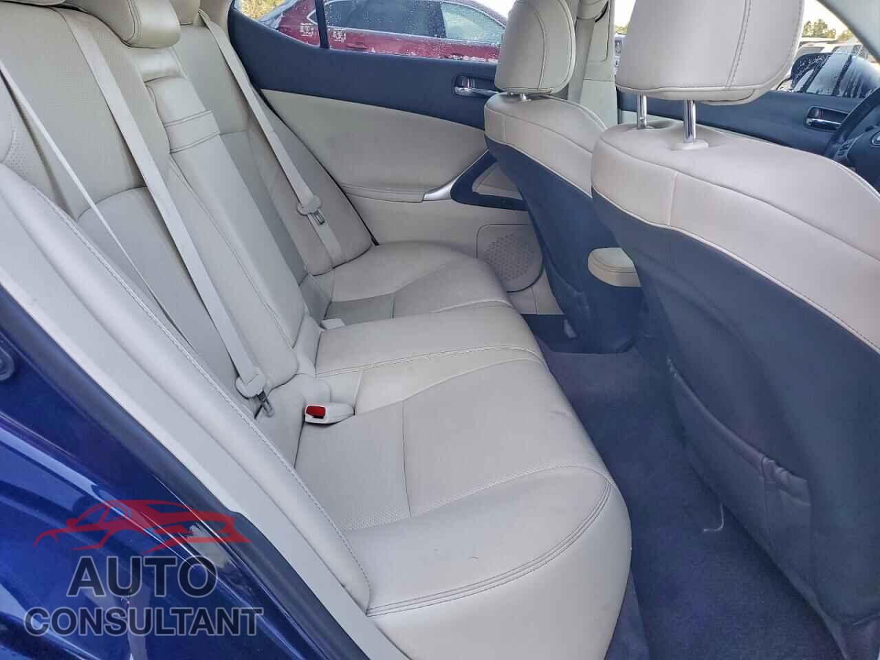 LEXUS IS 2012 - JTHCF5C27C5055735