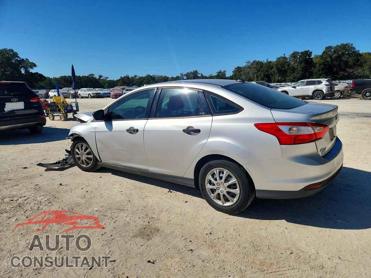 FORD FOCUS 2013 - 1FADP3E2XDL369807