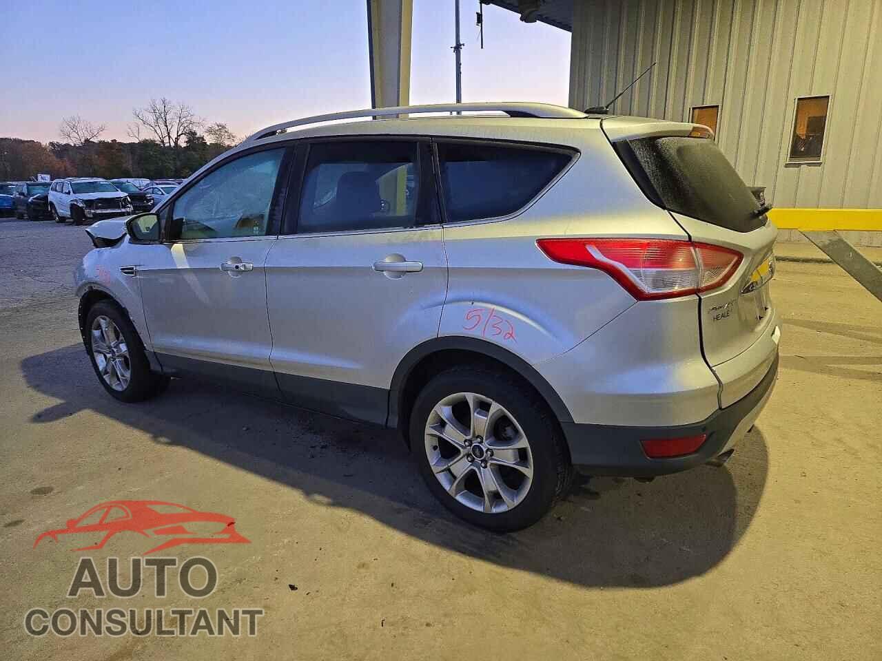 FORD ESCAPE 2016 - 1FMCU9J9XGUB18557