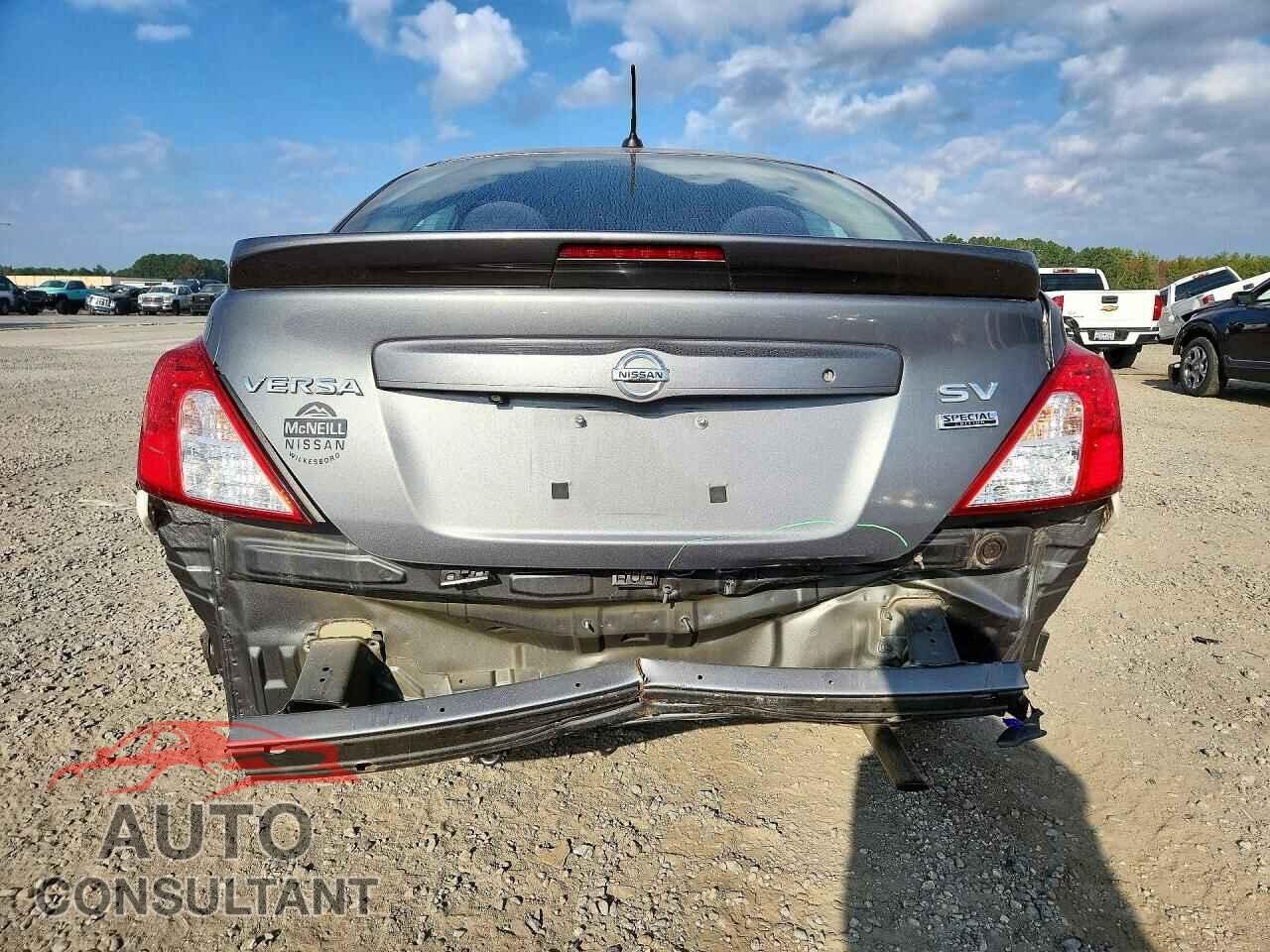 NISSAN VERSA 2017 - 3N1CN7AP3HL800537