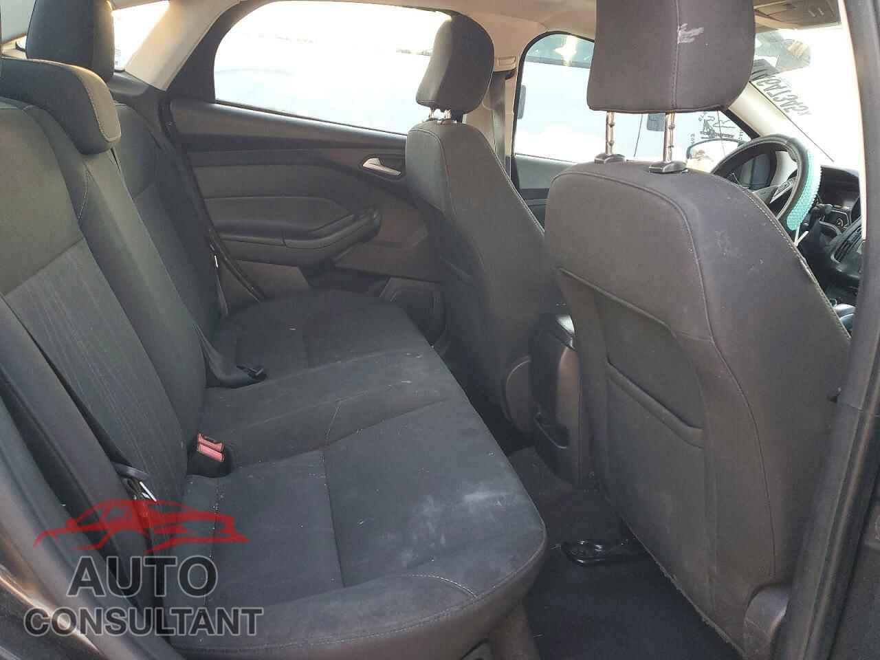 FORD FOCUS 2015 - 1FADP3F29FL246873