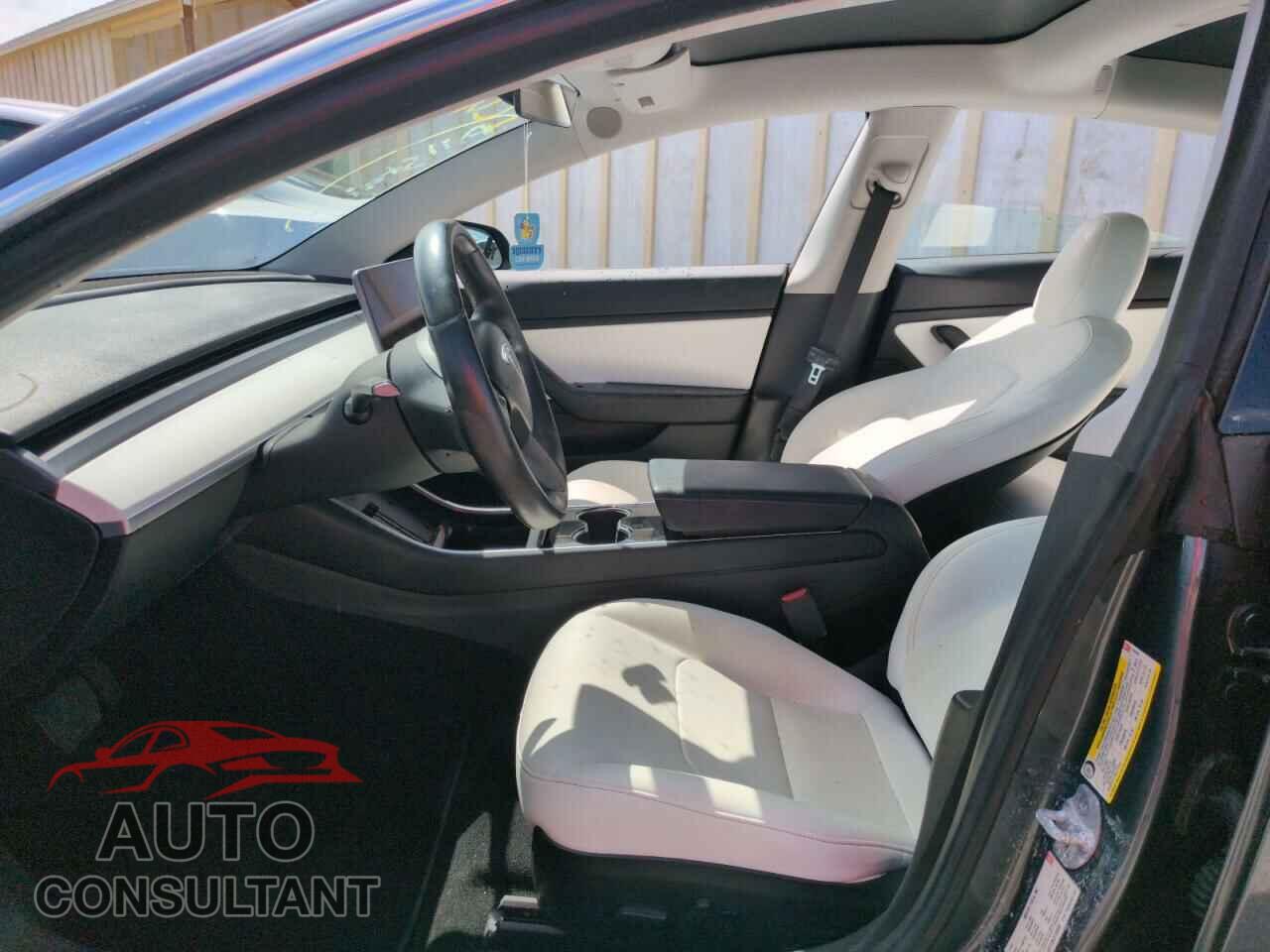 TESLA MODEL 3 2018 - 5YJ3E1EB0JF135836