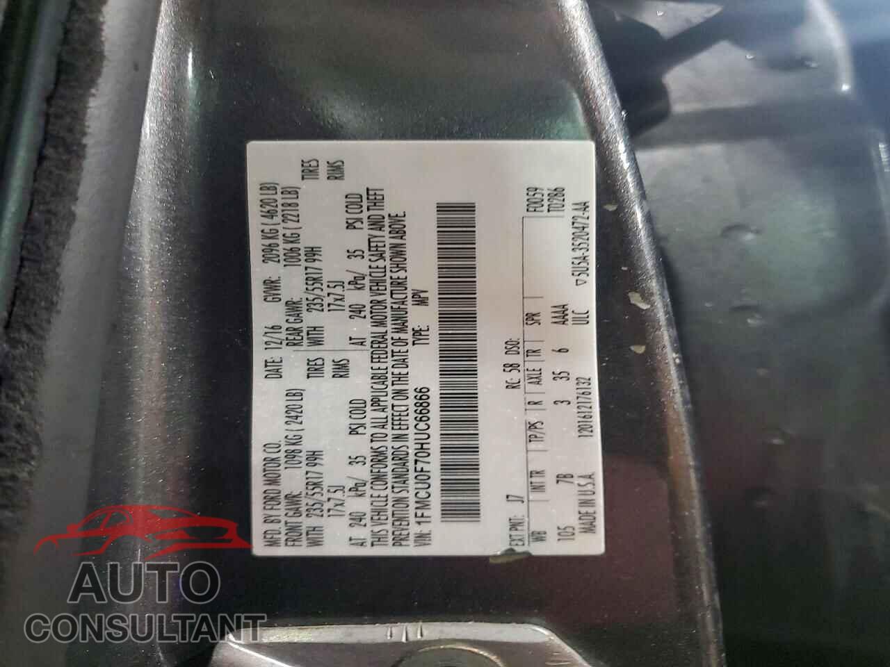 FORD ESCAPE 2017 - 1FMCU0F70HUC66866