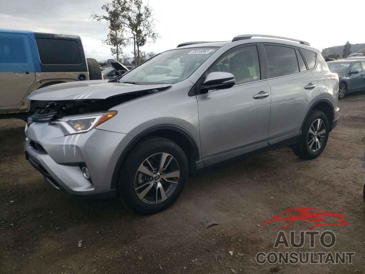 TOYOTA RAV4 2018 - JTMRFREV2JD234844