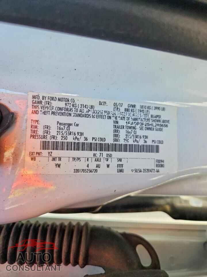 FORD FOCUS 2017 - 1FADP3F25HL285656