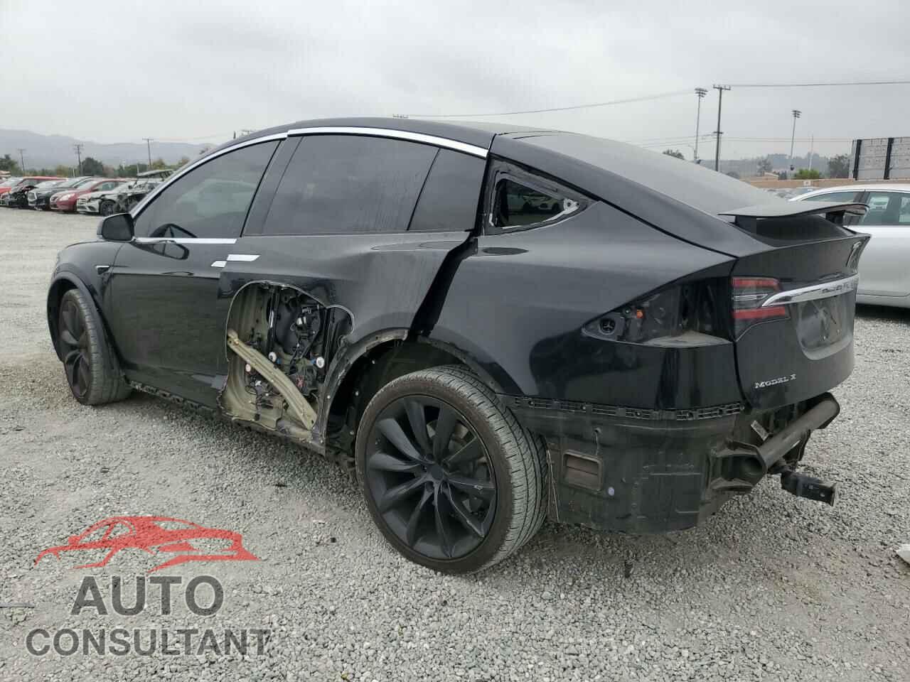 TESLA MODEL X 2018 - 5YJXCBE21JF092671