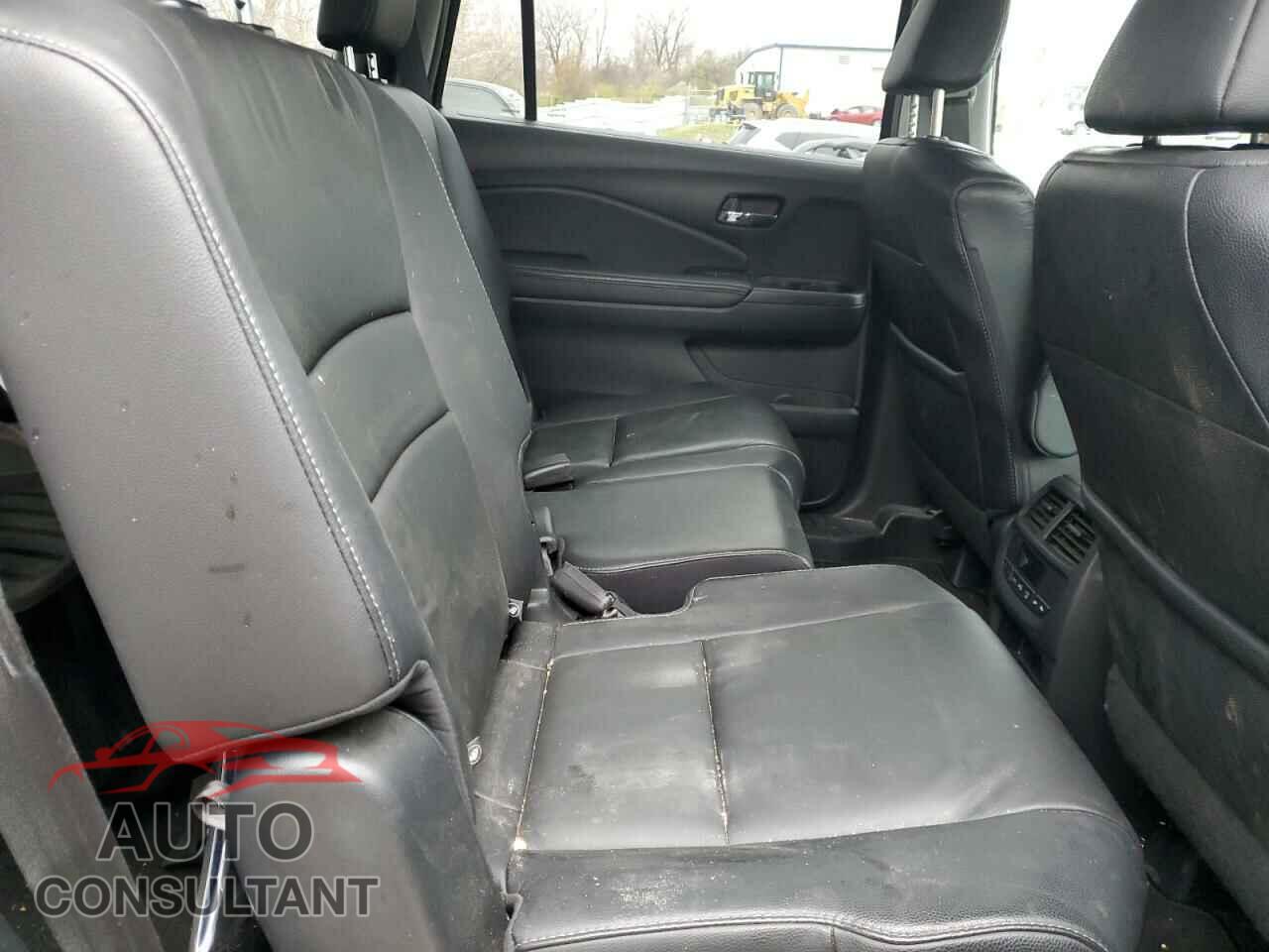 HONDA PILOT 2017 - 5FNYF6H50HB081941