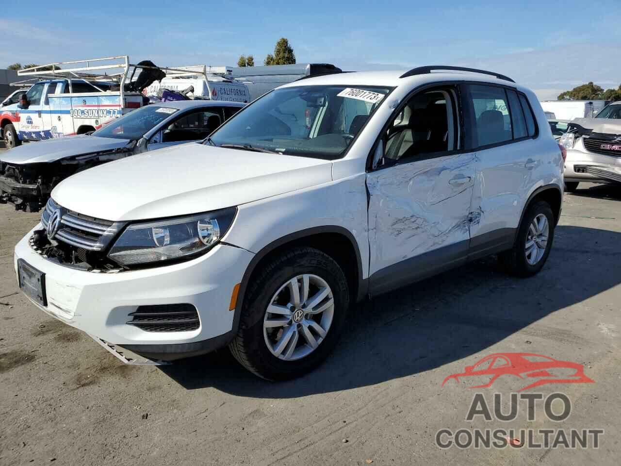 VOLKSWAGEN TIGUAN 2017 - WVGBV7AX7HK013001