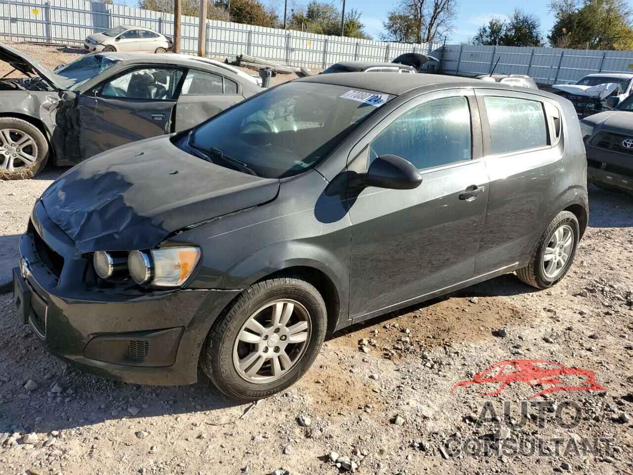 CHEVROLET SONIC 2015 - 1G1JC6SH2F4103691