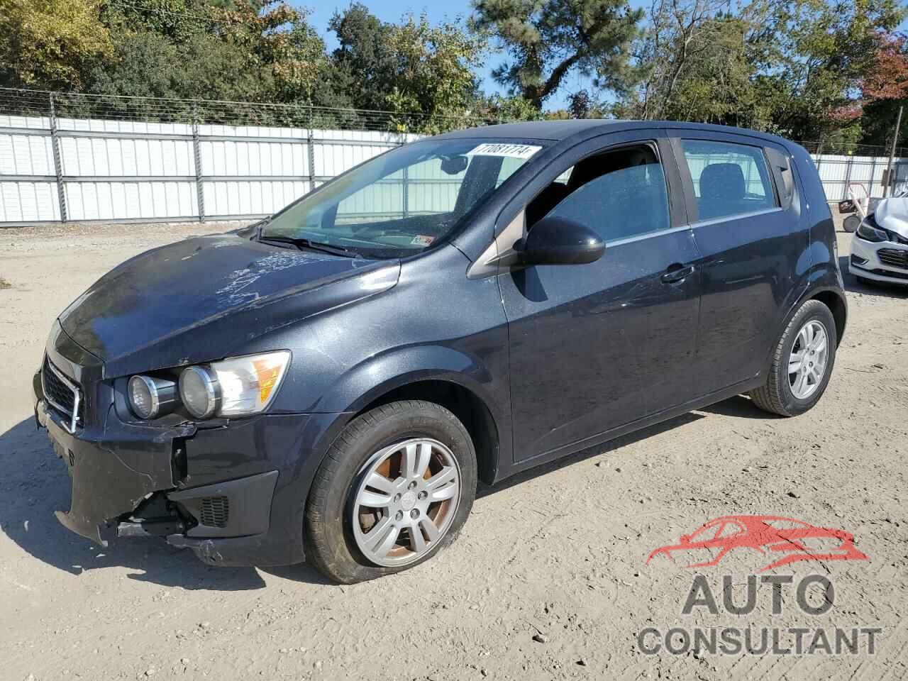 CHEVROLET SONIC 2015 - 1G1JC6SG0F4215316
