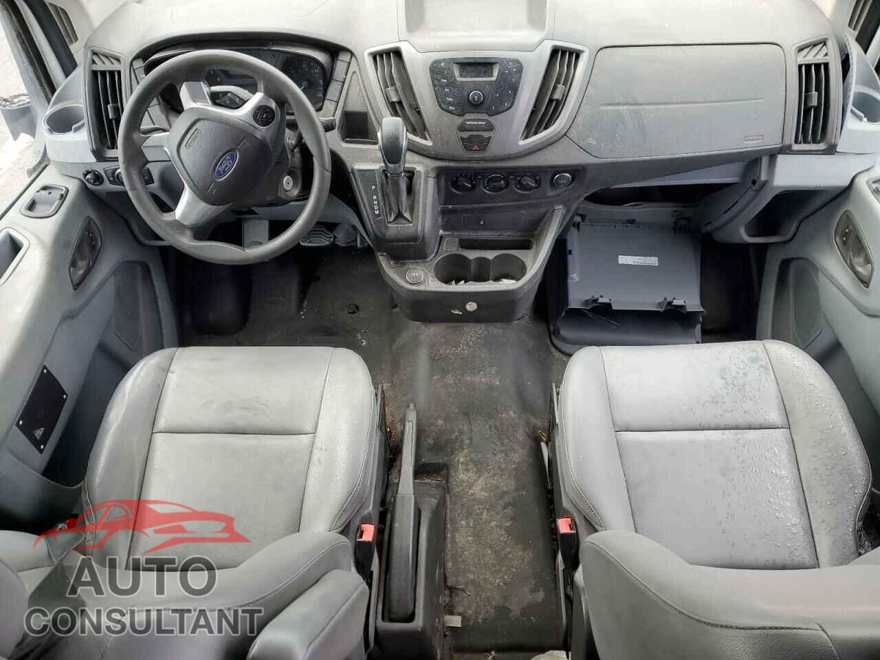 FORD TRANSIT 2018 - 1FTYR2XM0JKA54031