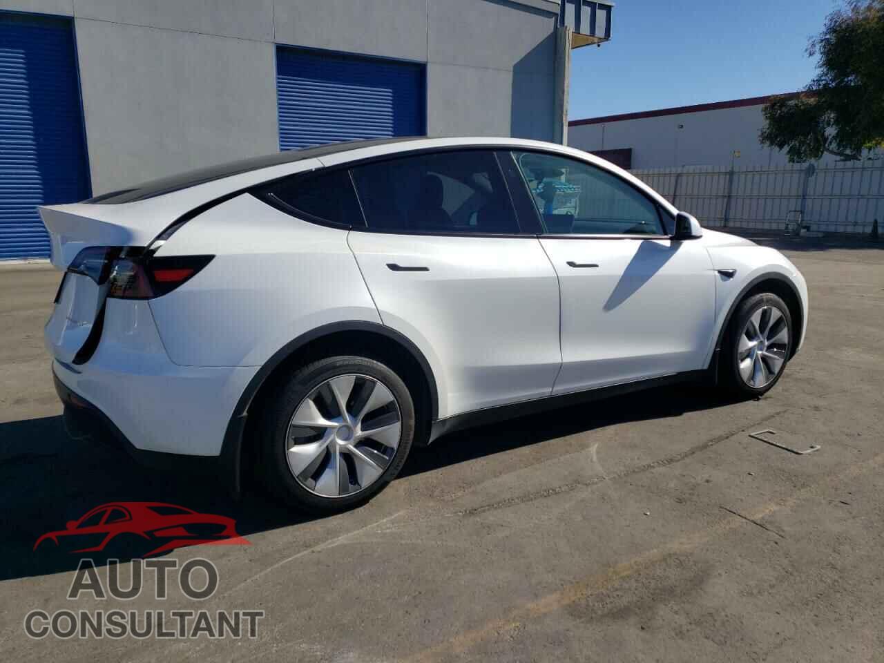 TESLA MODEL Y 2024 - 7SAYGDEE2RF004899