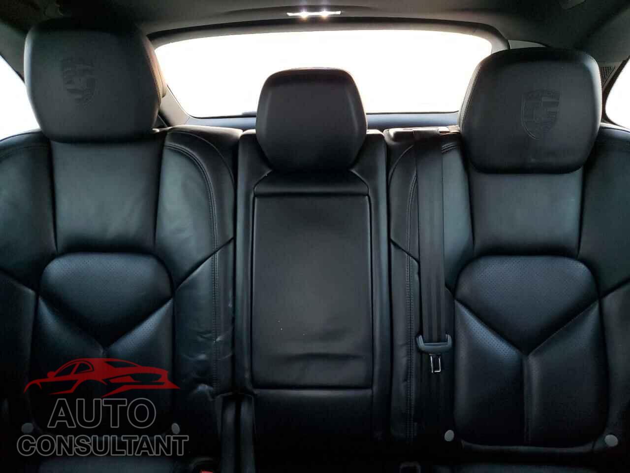 PORSCHE CAYENNE 2017 - WP1AA2A23HKA80373